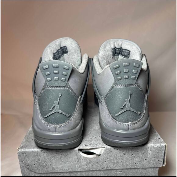Athletic_Shoes